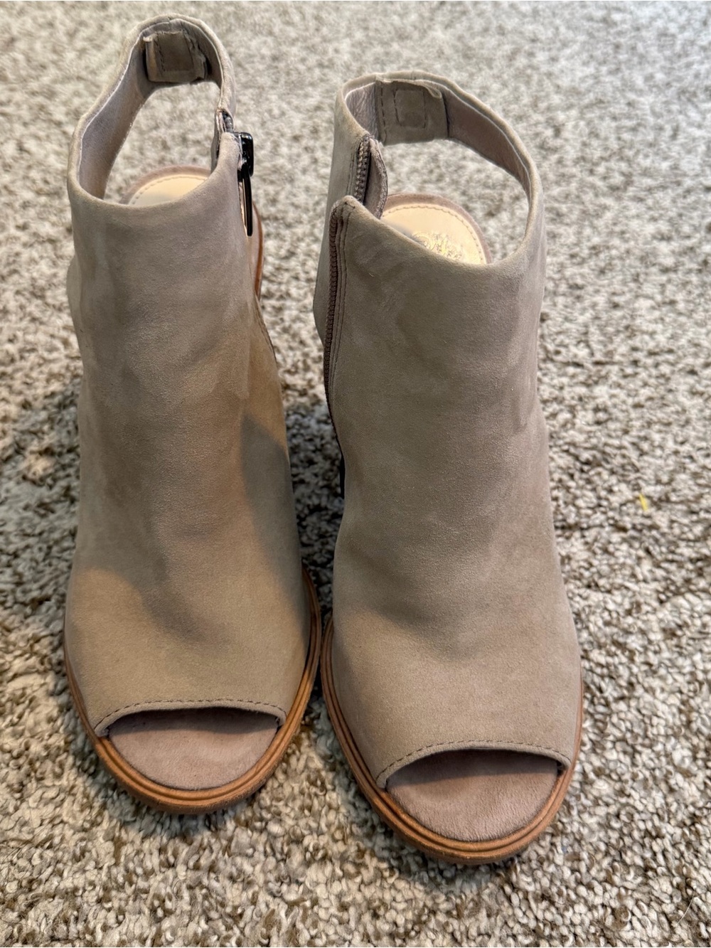 Vince Camuto Tortilla Suede Peep Toe Block Heel Shooties US 7 EU 37